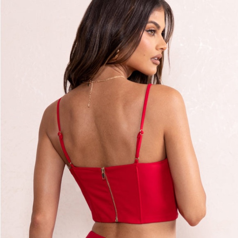 Forever 21 Crop Top. Silver Zipper Back & Adjustable Straps. Top Only. Summer